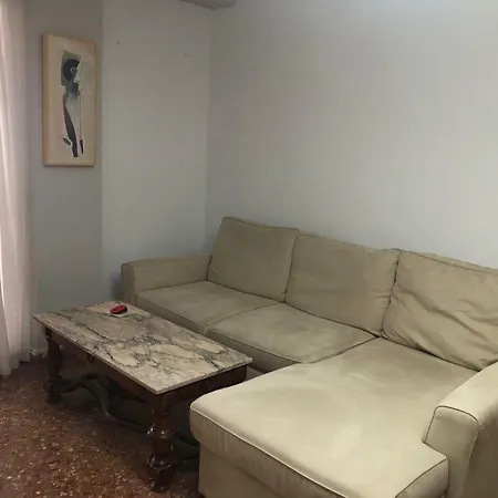 Calle Jardin, 4 *